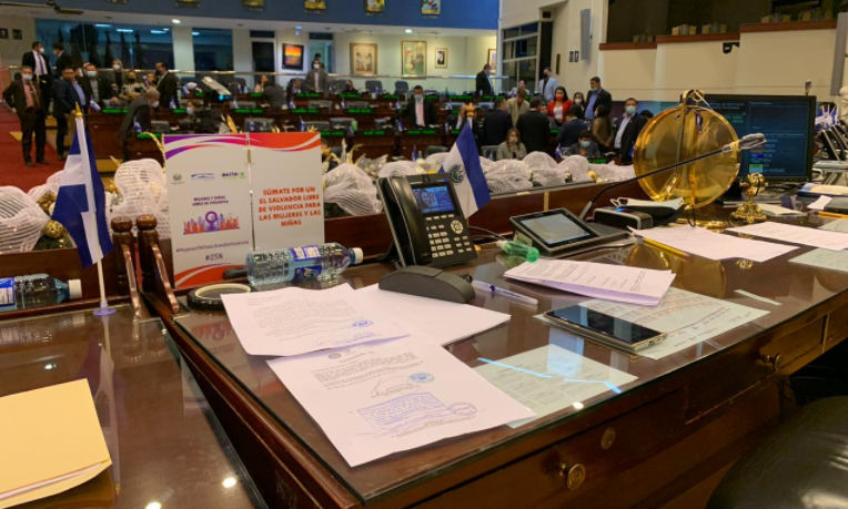 Mario Ponce se negó recibir la notificación de renuncia del Director Arriaza Chicas mario-ponce-se-nego-recibir-la-notificacion-de-renuncia-del-director-arriaza-chicas